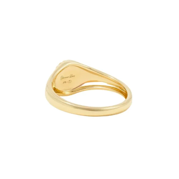 Yvonne Léon Baby Chevalier Oval Onyx Signet Ring