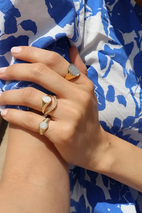 Yvonne Léon Baby Oval Diamond Chevaliere Ring