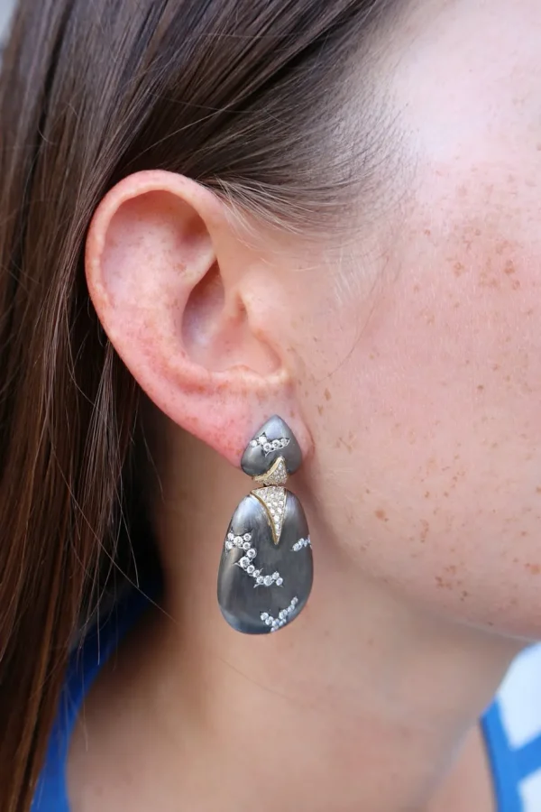 Arunashi Crevice Diamond Earrings