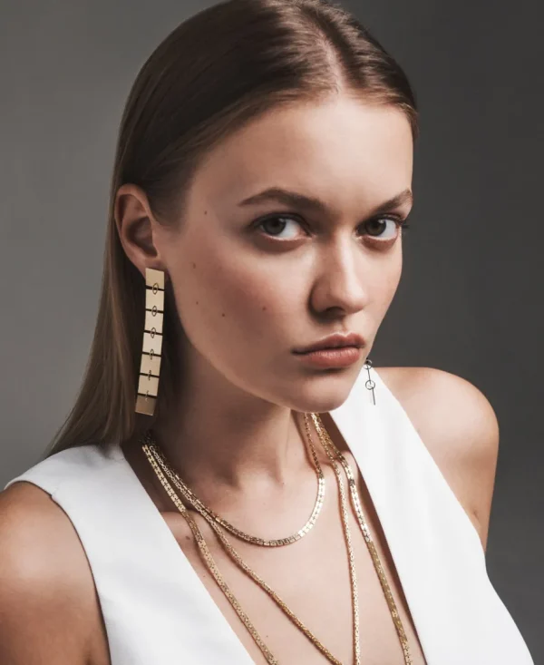 Cadar Foundation Square Chain Choker