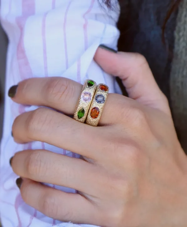 Rene Barnes Queenie VI Ring